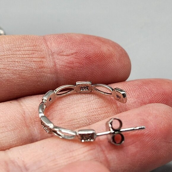 Sterling Silver Small Hoop Earrings 3/4" Diameter 925 NV Stud Back Pre-Owned - Picture 9 of 9